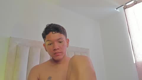 Snapshot of iamjulian_ chatting on March 2, 2:32 pm Juliiiiian online show from March 2, 2:32 pm