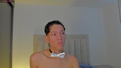 Snapshot of iamjulian_ chatting on September 13, 9:14 pm Juliiiiian online show from September 13, 9:14 pm