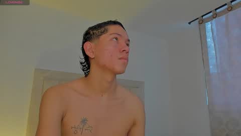 Snapshot of iamjulian_ chatting on September 18, 11:45 am Juliiiiian online show from September 18, 11:45 am