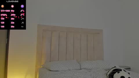 Snapshot of iamjulian_ chatting on September 20, 11:33 am Juliiiiian online show from September 20, 11:33 am