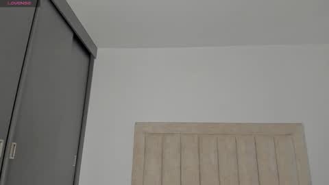 Snapshot of iamjulian_ chatting on October 29, 11:23 am Juliiiiian online show from October 29, 11:23 am