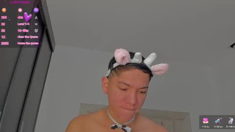 Snapshot of iamjulian_ chatting on February 26, 11:09 am Juliiiiian online show from February 26, 11:09 am