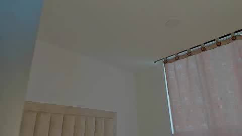 Snapshot of iamjulian_ chatting on March 8, 2:54 pm Juliiiiian online show from March 8, 2:54 pm