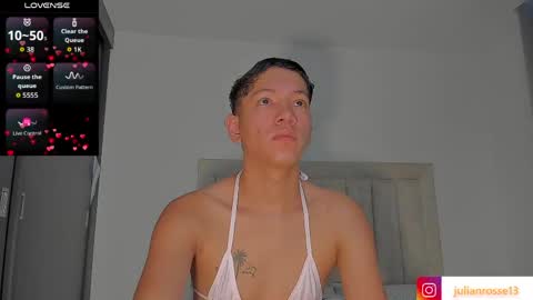 Juliiiiian online show from May 6, 11:37 am