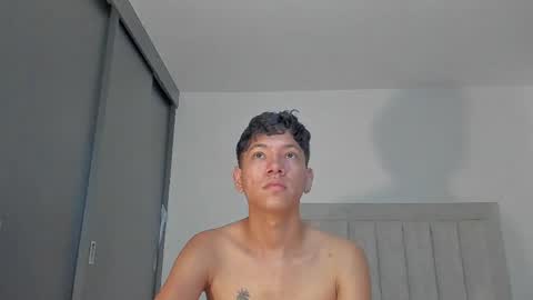 Juliiiiian online show from May 7, 11:37 am
