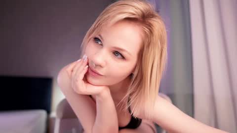 Snapshot of iamninamint chatting on January 18, 5:59 pm Nina online show from January 18, 5:59 pm