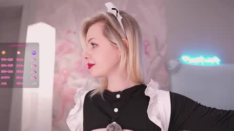 Snapshot of iamninamint chatting on October 31, 5:25 pm Nina online show from October 31, 5:25 pm