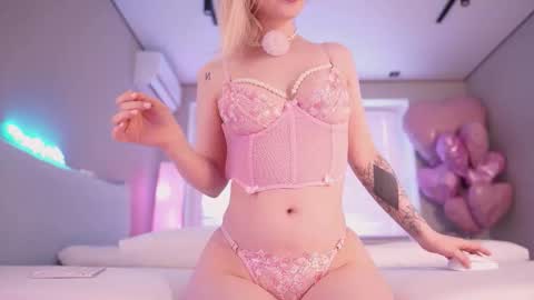 Snapshot of iamninamint chatting on February 8, 2:42 pm Nina online show from February 8, 2:42 pm