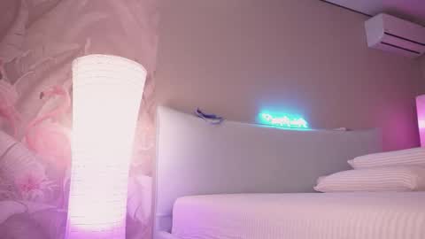 Snapshot of iamninamint chatting on February 14, 6:59 pm Nina online show from February 14, 6:59 pm