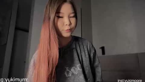 iamyuki_ online show from March 21, 1:43 am