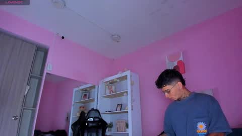 IAN CASTILLO online show from November 7, 11:10 am