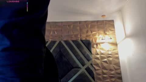 IAN CASTILLO online show from March 28, 11:10 am