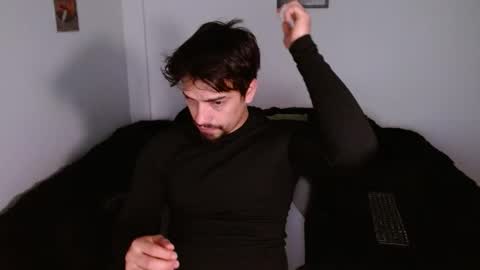 Snapshot of ian_davis chatting on November 12, 12:16 pm Ian Davis online show from November 12, 12:16 pm