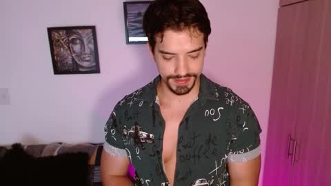 Snapshot of ian_davis chatting on November 25, 5:35 pm Ian Davis online show from November 25, 5:35 pm