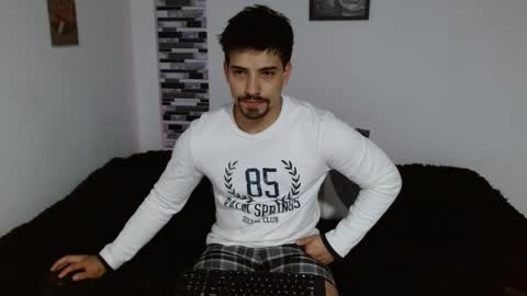 Snapshot of ian_davis chatting on December 2, 7:20 pm Ian Davis online show from December 2, 7:20 pm