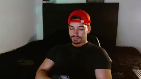 Snapshot of ian_davis chatting on March 13, 6:25 pm Ian Davis online show from March 13, 6:25 pm