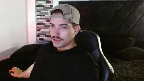 Snapshot of ian_davis chatting on March 24, 7:30 pm Ian Davis online show from March 24, 7:30 pm