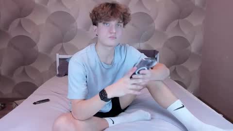 Ian Flor online show from January 11, 1:05 pm