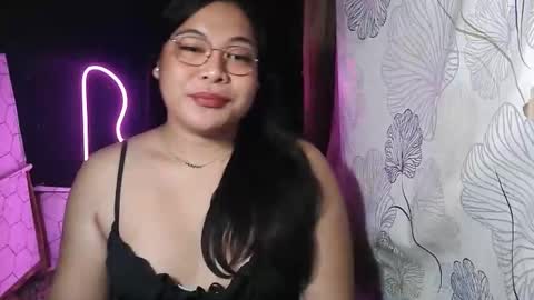 Snapshot of iana_whorexxx chatting on December 15, 7:01 am iana online show from December 15, 7:01 am