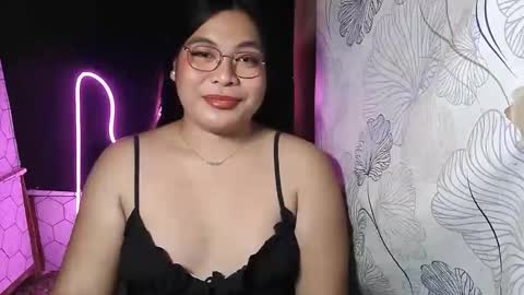 Snapshot of iana_whorexxx chatting on December 20, 7:37 am iana online show from December 20, 7:37 am