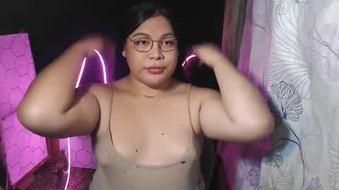 Snapshot of iana_whorexxx chatting on February 9, 11:36 am iana online show from February 9, 11:36 am