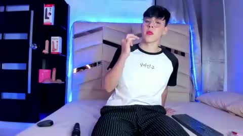 Snapshot of ianblake_ chatting on June 10, 9:46 pm Ian online show from June 10, 9:46 pm