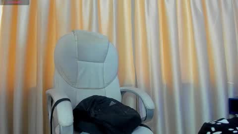 ian  online show from October 6, 11:29 am