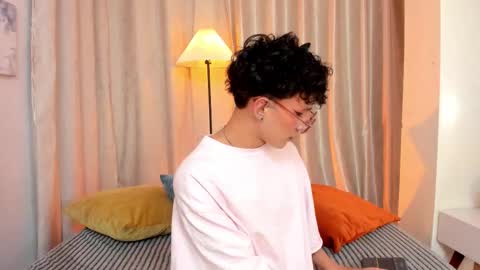 Snapshot of iangel_ chatting on February 24, 3:48 am ian online show from February 24, 3:48 am