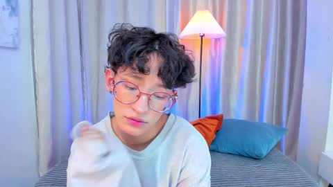 Snapshot of iangel_ chatting on March 3, 3:45 am ian online show from March 3, 3:45 am