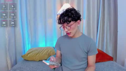 Snapshot of iangel_ chatting on March 10, 4:06 am ian online show from March 10, 4:06 am