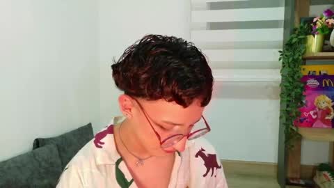 Snapshot of iangel_ chatting on April 14, 4:07 am ian online show from April 14, 4:07 am