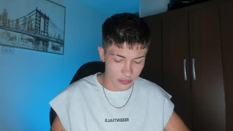 Snapshot of ianwayne_ chatting on March 23, 7:40 pm Andrew online show from March 23, 7:40 pm