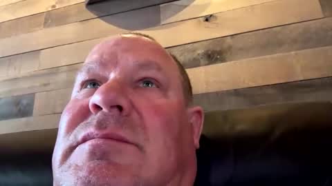Snapshot of icanmakeyousquirt69 chatting on April 22, 9:38 pm icanmakeyousquirt69 online show from April 22, 9:38 pm