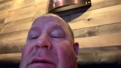 Snapshot of icanmakeyousquirt69 chatting on April 24, 6:38 am icanmakeyousquirt69 online show from April 24, 6:38 am