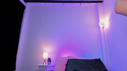 ice online show from October 24, 9:38 am