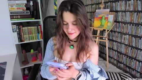 Snapshot of icefroq chatting on September 10, 9:26 pm Julia online show from September 10, 9:26 pm