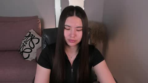 Snapshot of iceicebabe_ chatting on March 29, 1:27 am Aiza online show from March 29, 1:27 am