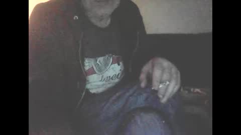 Snapshot of icemandude chatting on February 1, 10:44 pm icemandude online show from February 1, 10:44 pm