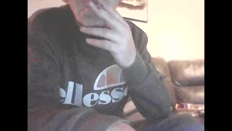 Snapshot of icemandude chatting on November 29, 8:45 pm icemandude online show from November 29, 8:45 pm