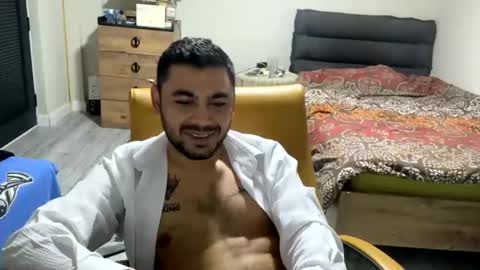 Snapshot of iceytheprime chatting on December 4, 8:07 pm iceytheprime online show from December 4, 8:07 pm