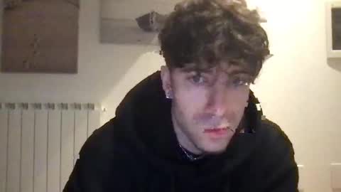 Snapshot of icyninesix chatting on December 13, 10:13 pm icyninesix online show from December 13, 10:13 pm