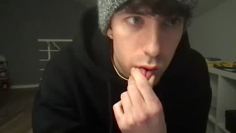 Snapshot of icyninesix chatting on December 17, 12:45 am icyninesix online show from December 17, 12:45 am