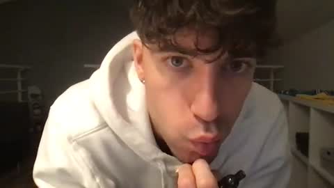 Snapshot of icyninesix chatting on December 19, 2:12 am icyninesix online show from December 19, 2:12 am