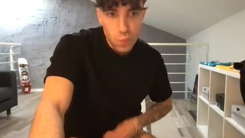 Snapshot of icyninesix chatting on January 17, 8:24 am icyninesix online show from January 17, 8:24 am