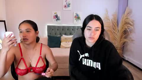 Snapshot of icysweetcam chatting on November 22, 10:14 am Icy online show from November 22, 10:14 am