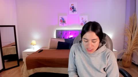 Snapshot of icysweetcam chatting on January 10, 11:45 am Icy online show from January 10, 11:45 am