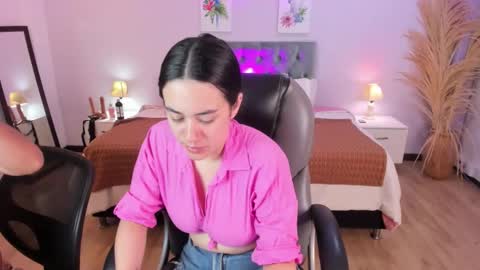 Snapshot of icysweetcam chatting on February 1, 11:53 am Icy online show from February 1, 11:53 am