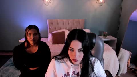 Snapshot of icysweetcam chatting on February 22, 2:45 am Icy online show from February 22, 2:45 am