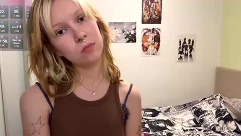 Snapshot of idellwold chatting on June 21, 7:38 pm Sarah online show from June 21, 7:38 pm