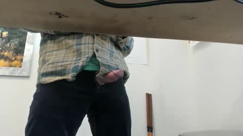 idfunguy2023 online show from April 27, 11:47 pm